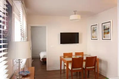 Una televisión o centro de entretenimiento en Angel's House
