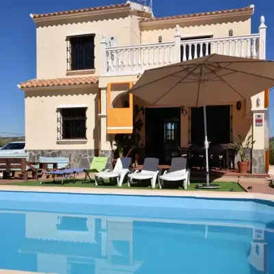 Villa in Villanueva del Trabuco with Jacuzzi
