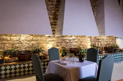 Un restaurante o sitio para comer en Parador de Jaén