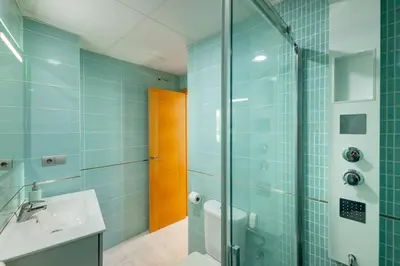 Un baño de Arrayan Central Suite by Valcambre