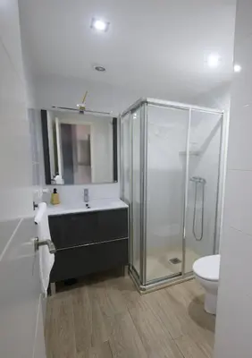 Un baño de Apartamentos Turisticos Ilusiones 2