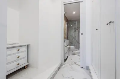 Un baño de Modern and Cozy Apartment, Nervión Seville bajo B