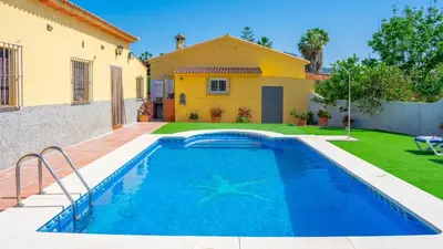 Piscina en o cerca de Villa Toliso Álora by Ruralidays