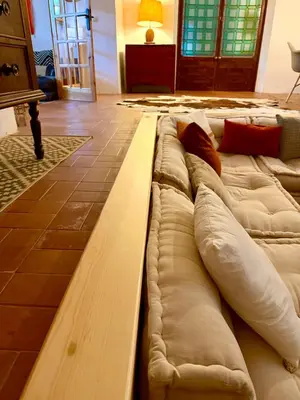 Zona de estar de Casa Rural El Concejo, con piscina
