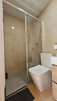 Un baño de Estudio para pareja en Jaén