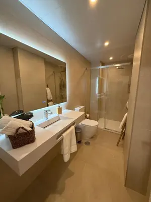 Un baño de Apartamentos Puerta de Sefarad
