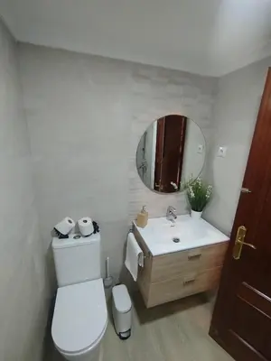 Un baño de Precioso apartamento totalmente reformado