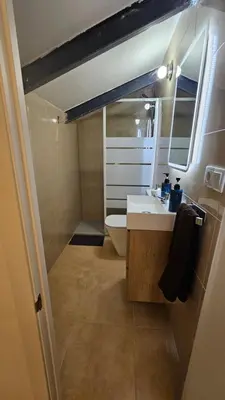 Un baño de Ático para 2 personas en Jaén