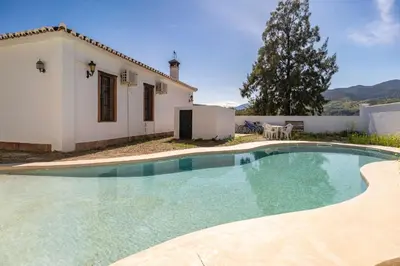 Piscina en o cerca de Villa rural con piscina en Alora