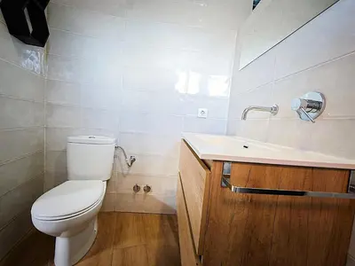 Un baño de La buhardilla del duende