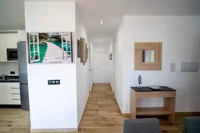 Una cocina o zona de cocina en Encanto en Iznájar con terraza y vistas a la montaña