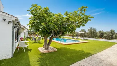 Piscina en o cerca de La Zaranda de Pinillos Antequera by Ruralidays