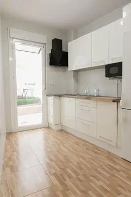 Una cocina o zona de cocina en Casa de dos plantas ,Las niñas