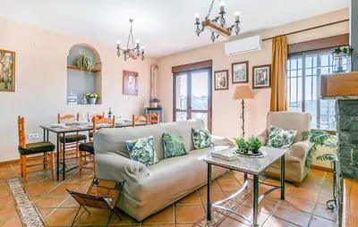Zona de estar de Amazing Home In Villanueva Del Rey