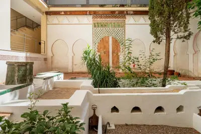 Un baño de Stunning 3BR 2BTH with Parking and Jacuzzi