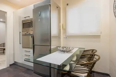 Una cocina o zona de cocina en Stunning 3BR 2BTH with Parking and Jacuzzi