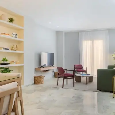 Stunning 3BR 2BTH with Parking and Jacuzzi