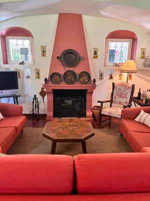 Una televisión o centro de entretenimiento en Casa rural Cortijo el Chamorro