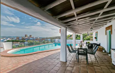 Piscina en o cerca de Stunning Home In La Puebla De Los Infan