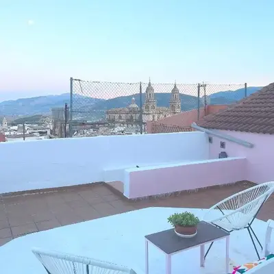 Beautiful house near the center with terrace