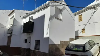Edificio en el que se encuentra la habitación en casa particular