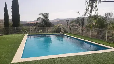Piscina en o cerca de Casa rural los hilillos