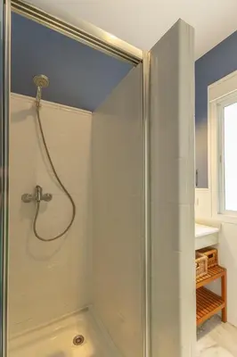 Un baño de San Luis Duplex Center by Valcambre