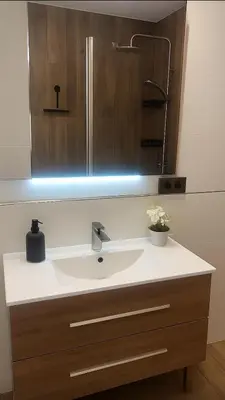 Un baño de Alojamiento turístico Puerta del Puente Romano