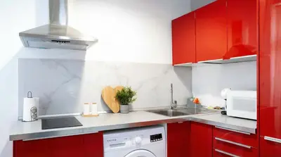 Una cocina o zona de cocina en Brand-New 2BR Apt Near Center - FREE Parking