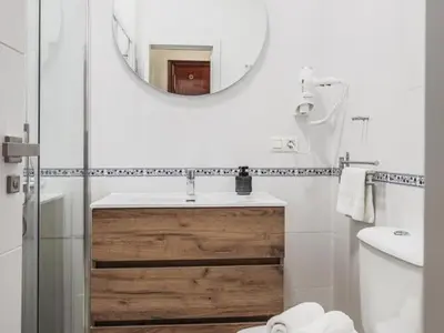 Un baño de M. Auxiliadora acogedor y Tranquilo bajo