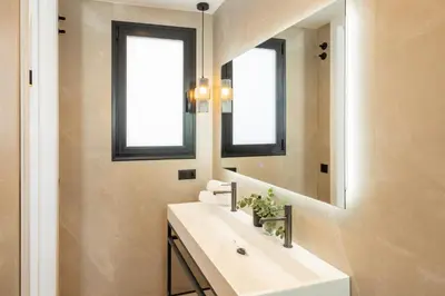 Un baño de ISG Apartments San Luis