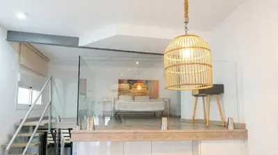 Una cocina o zona de cocina en NEW! Huge & Sunny 2BR Duplex 10' Setas