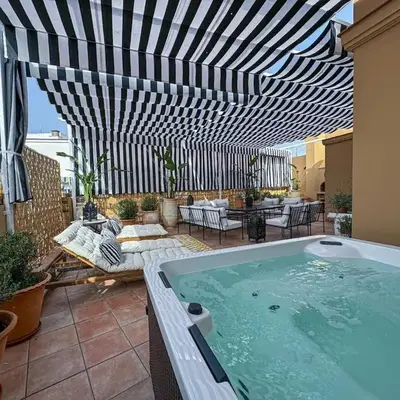 10Pax Terraza minipiscina-jacuzzi Parking free