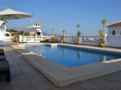 Piscina en o cerca de Holiday Home Villa mit Blick auf das Wasser by Interhome