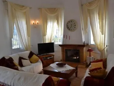 Zona de estar de Holiday Home Villa mit Blick auf das Wasser by Interhome