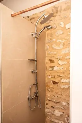 Un baño de Casa el Cobijo Baeza en Casco histórico-WI FI gratuito