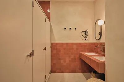 Un baño de Chozuela Casa de Viajeros