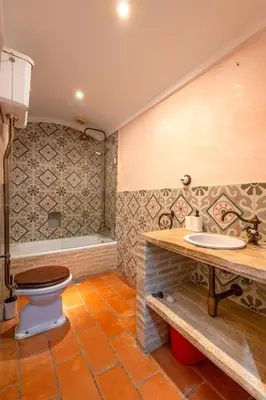 Un baño de Patio del Conde