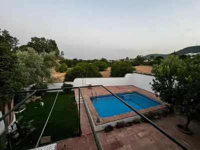 Piscina en o cerca de Casa el Pedroso - Villa Limones