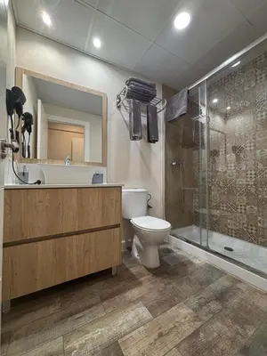 Un baño de 1 Noques