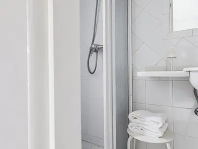 Un baño de San Leandro ático