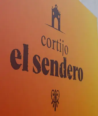 Certificado, premio, señal o documento que está expuesto en Cortijo el Sendero