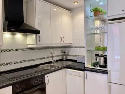 Una cocina o zona de cocina en Silence comfort and a pool in Santa Cruz