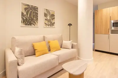 Una cocina o zona de cocina en RentalSevilla Doña María Coronel