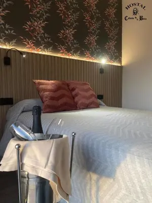 Cama o camas de una habitación en Hostal Calderón de la Barca