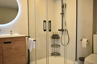 Un baño de BHost - El Rincón de Regina