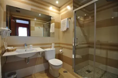 Un baño de Hostal la Fuente
