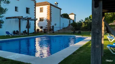 Piscina en o cerca de Molino La Nava