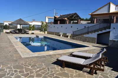 Piscina en o cerca de El Mirador
