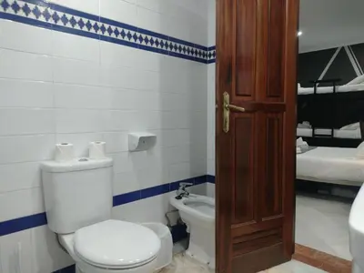 Un baño de Hotel Baco